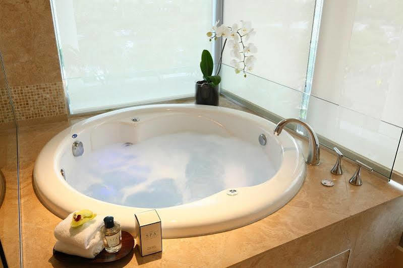 Jet Luxury At The Trump Waikiki Oahu Exterior foto